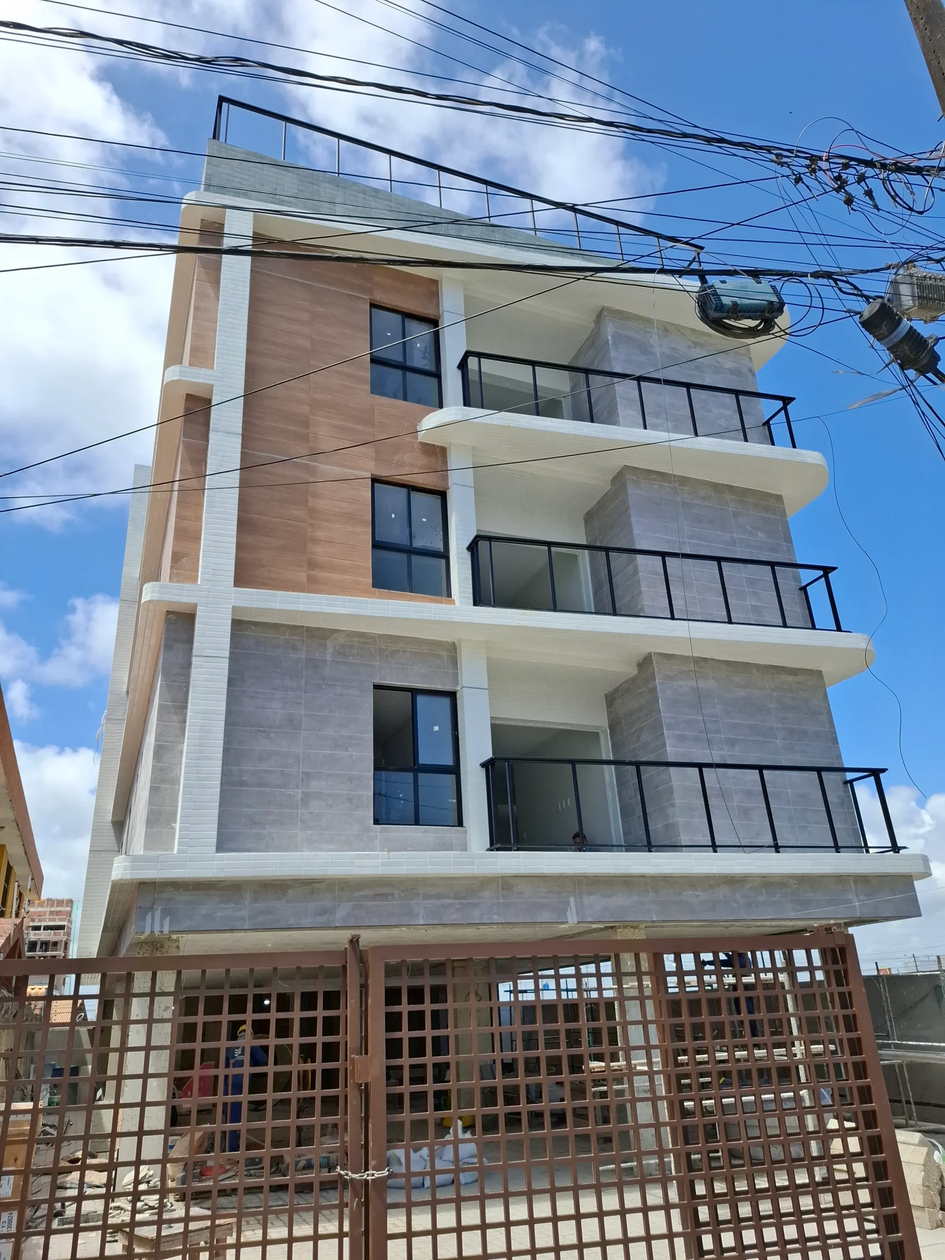 20251212_102224-scaled