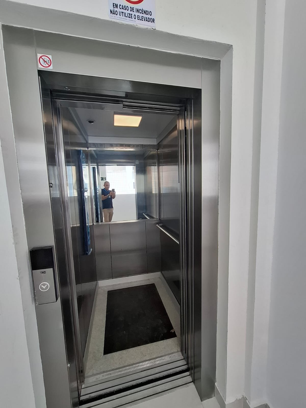 6d21242f-46af-4f76-8fbb-e7fb2e13a6aa